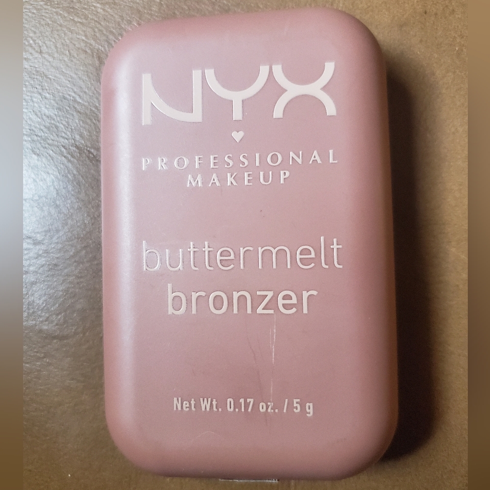 NYX Buttermelt Bronzer Professional Makeup BMB04 Butta Biscuit Medium Golden